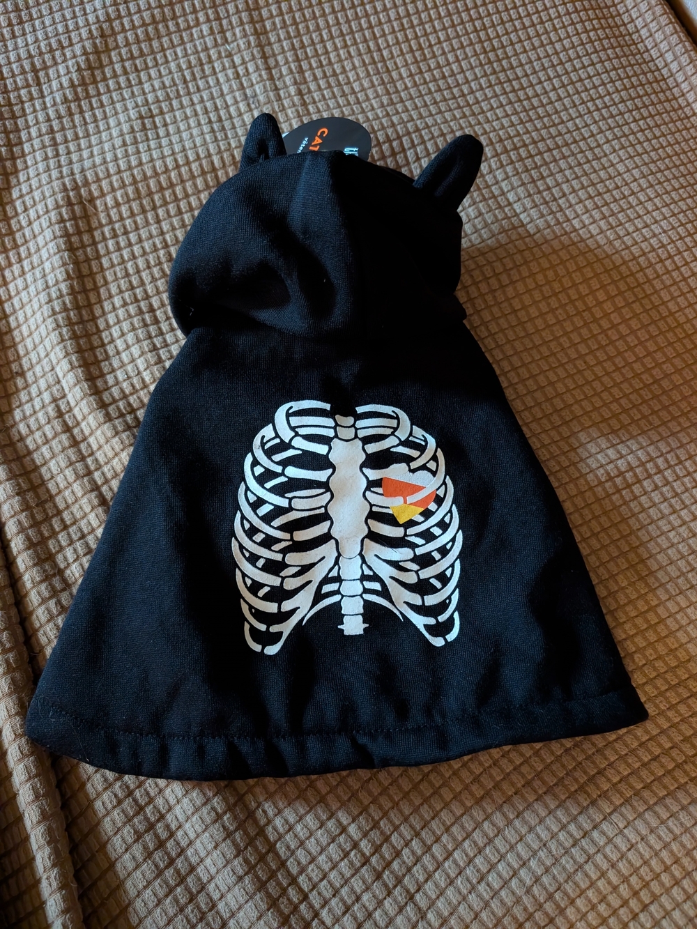 NWT Black Skeleton Ribcage Glow In The Dark Pet Hoodie with Heart Accent